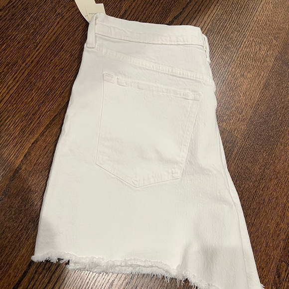 New w/ tags- Abercrombie & Fitch White Distressed Jean Shorts - Picture 3 of 3